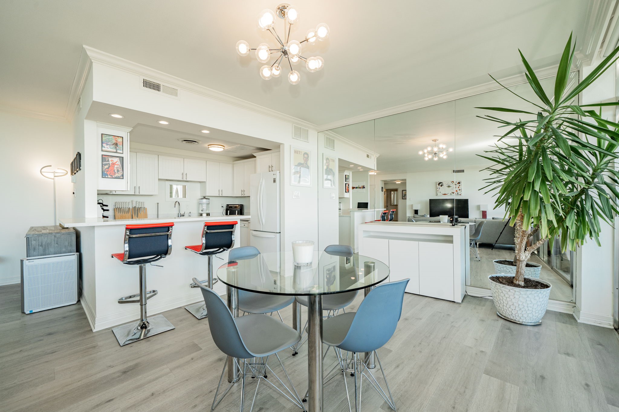 6211 W Northwest Highway 1602