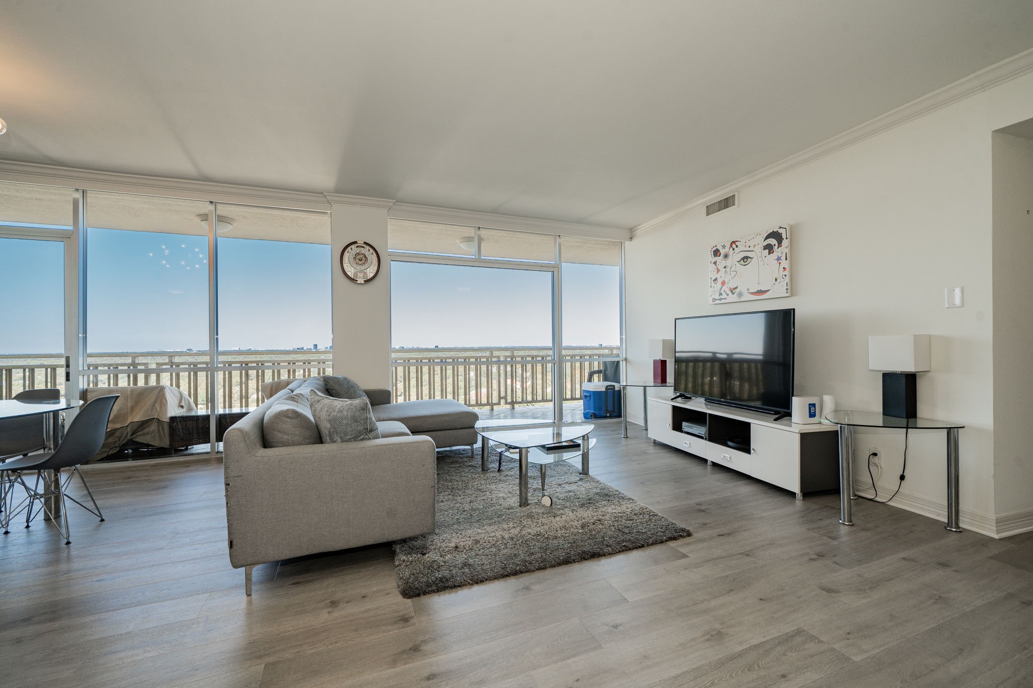 6211 W Northwest Highway 1602