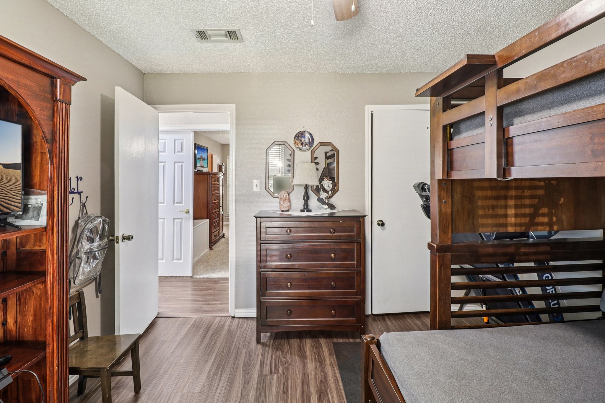5505 Ceran Drive