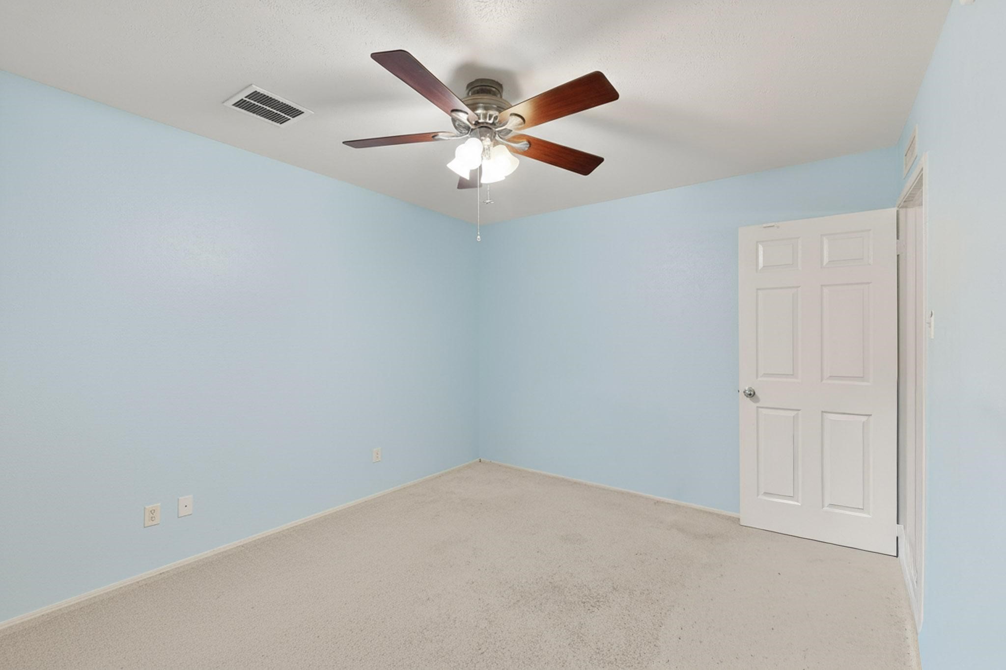 913 Overdowns Drive