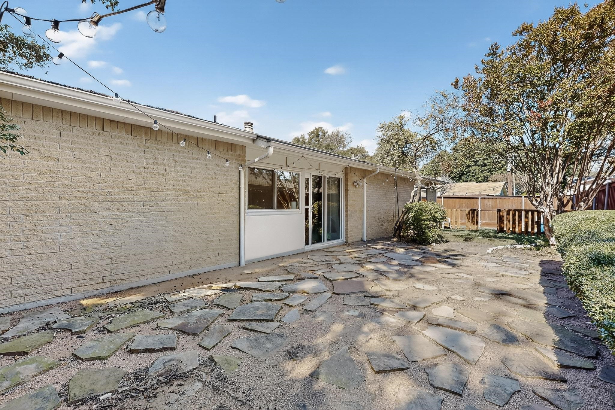 913 Overdowns Drive