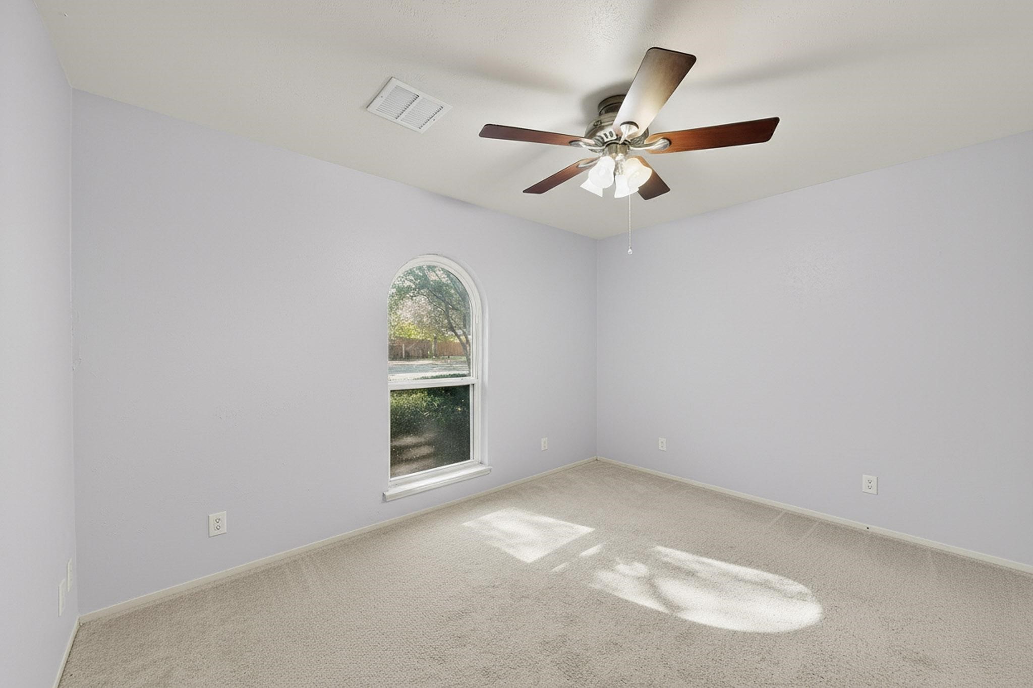 913 Overdowns Drive