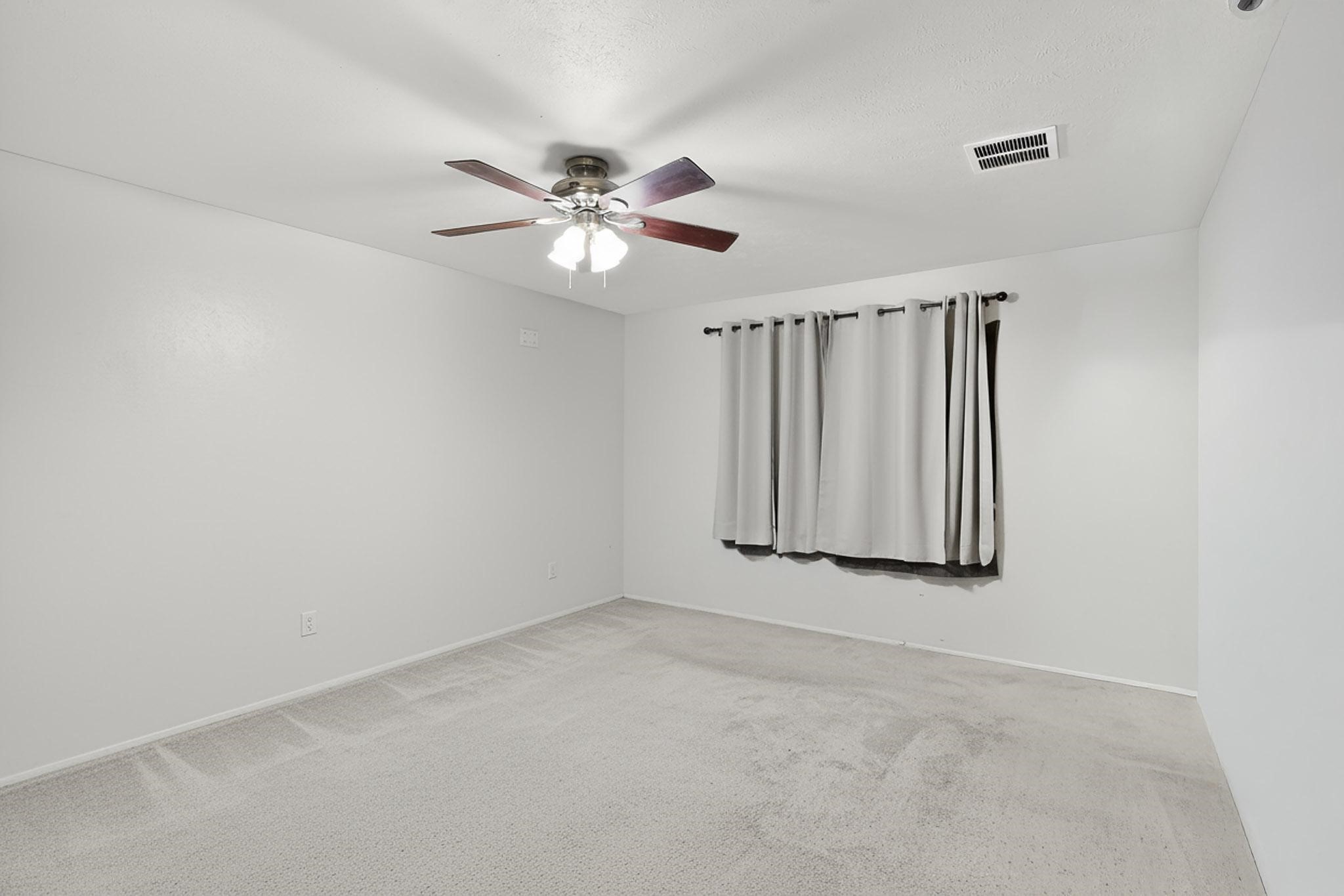 913 Overdowns Drive