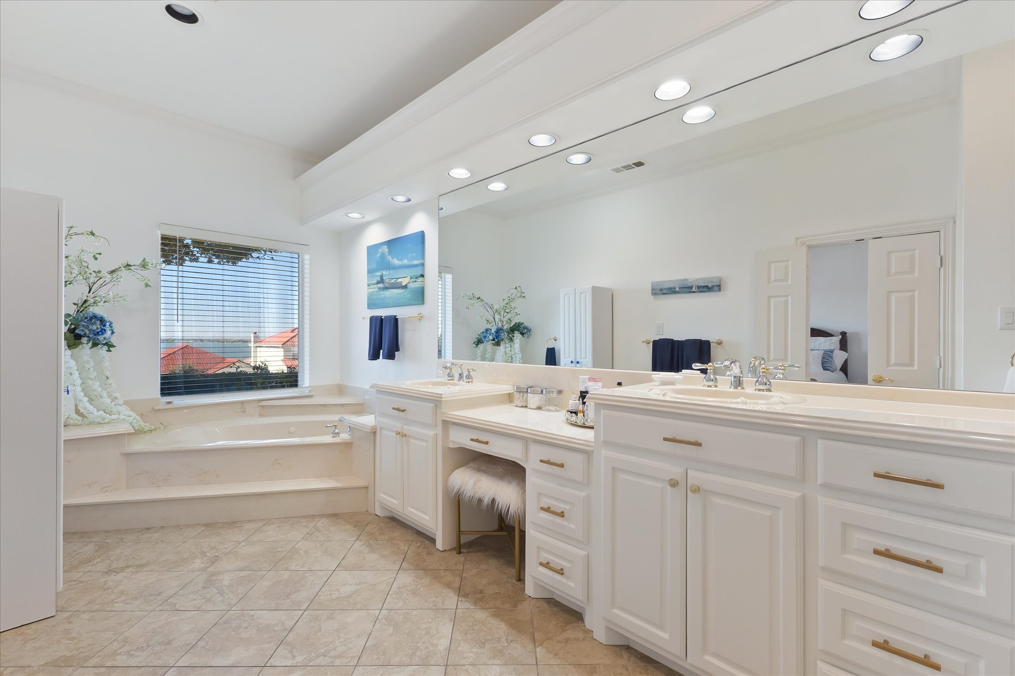 2923 Saratoga Drive
