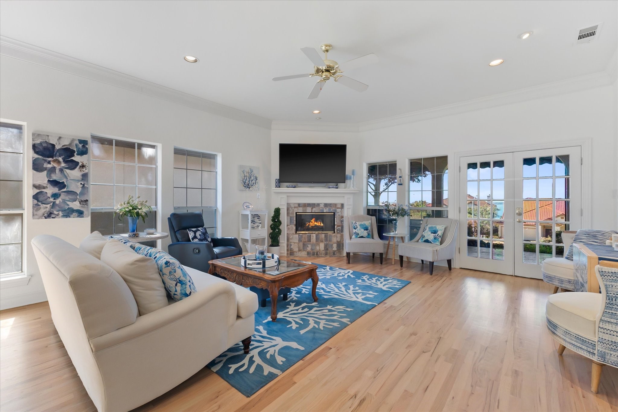 2923 Saratoga Drive