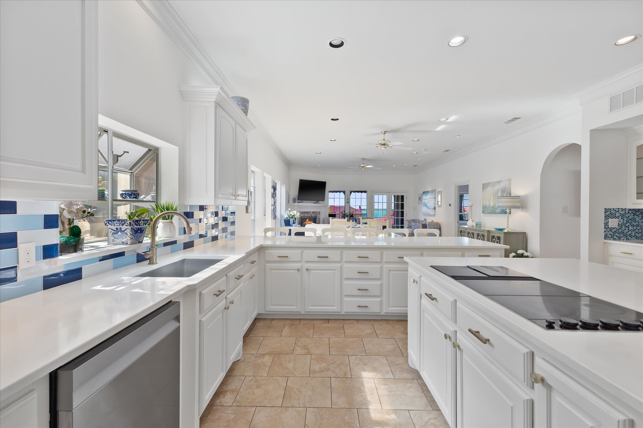 2923 Saratoga Drive