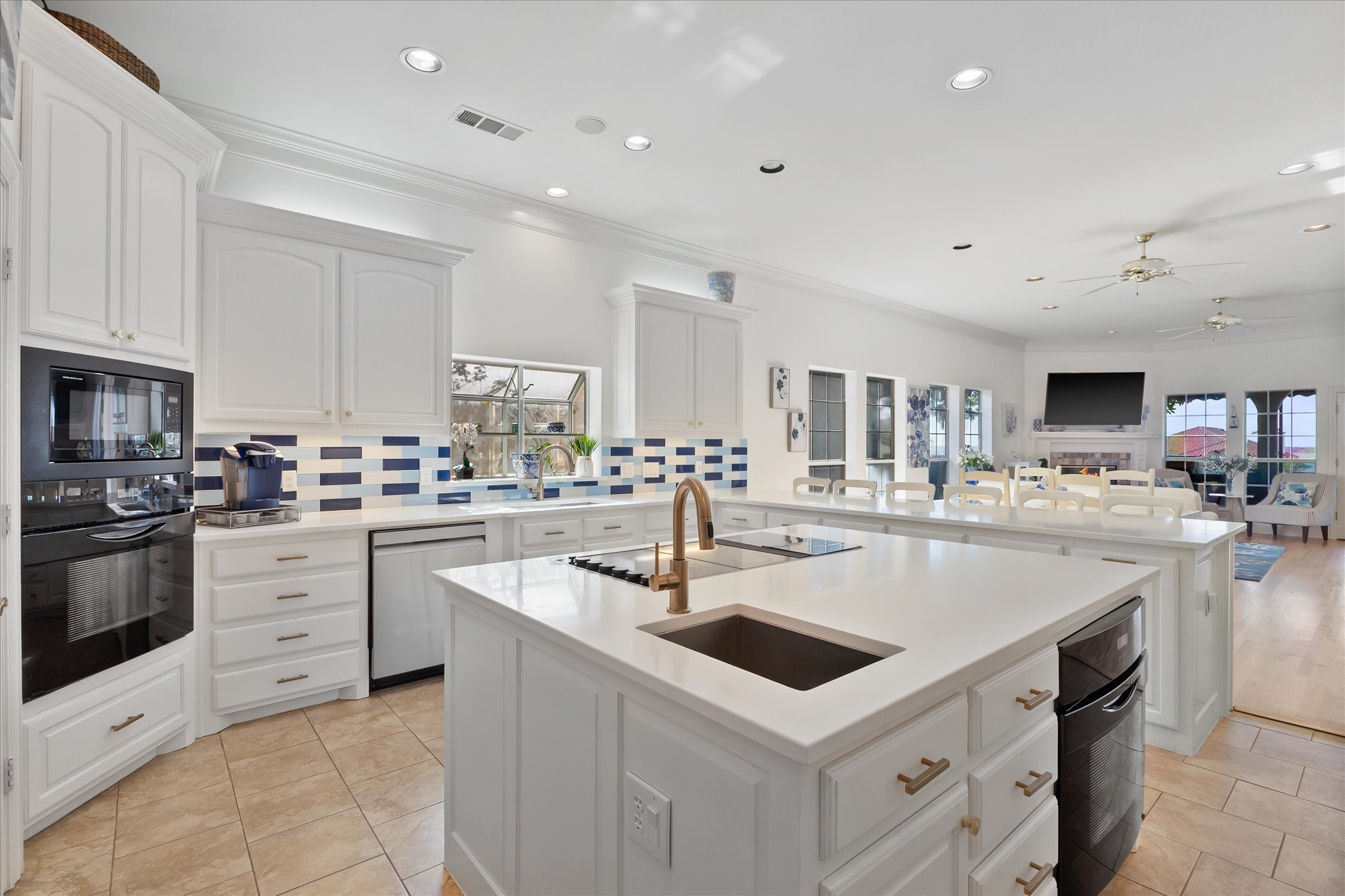 2923 Saratoga Drive