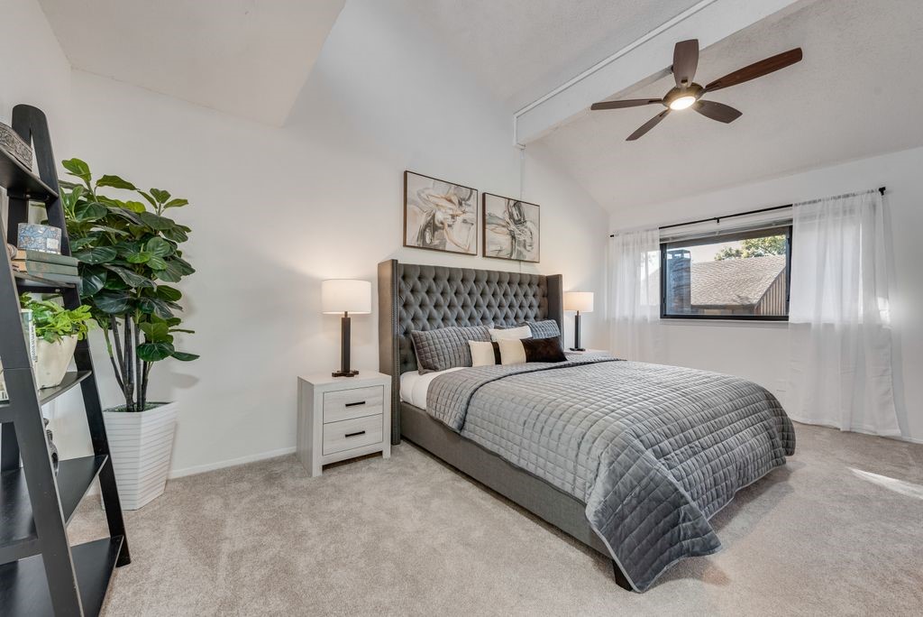 3211 Whispering Oak