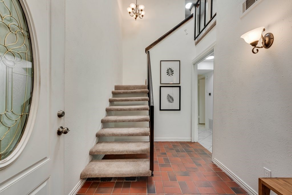 3211 Whispering Oak