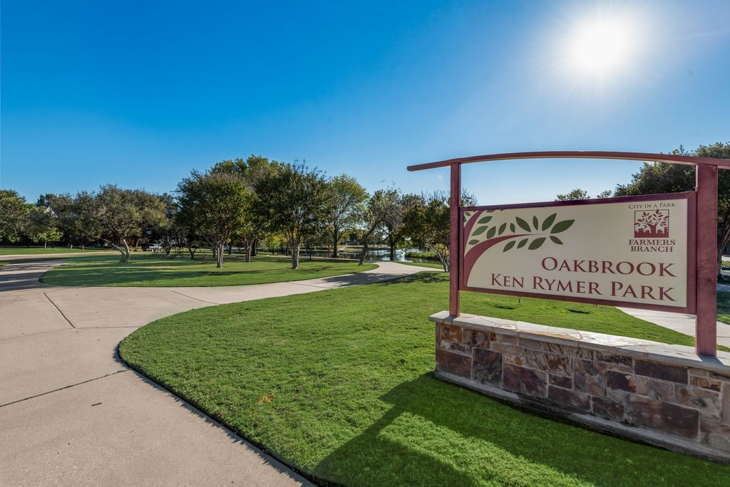 3211 Whispering Oak