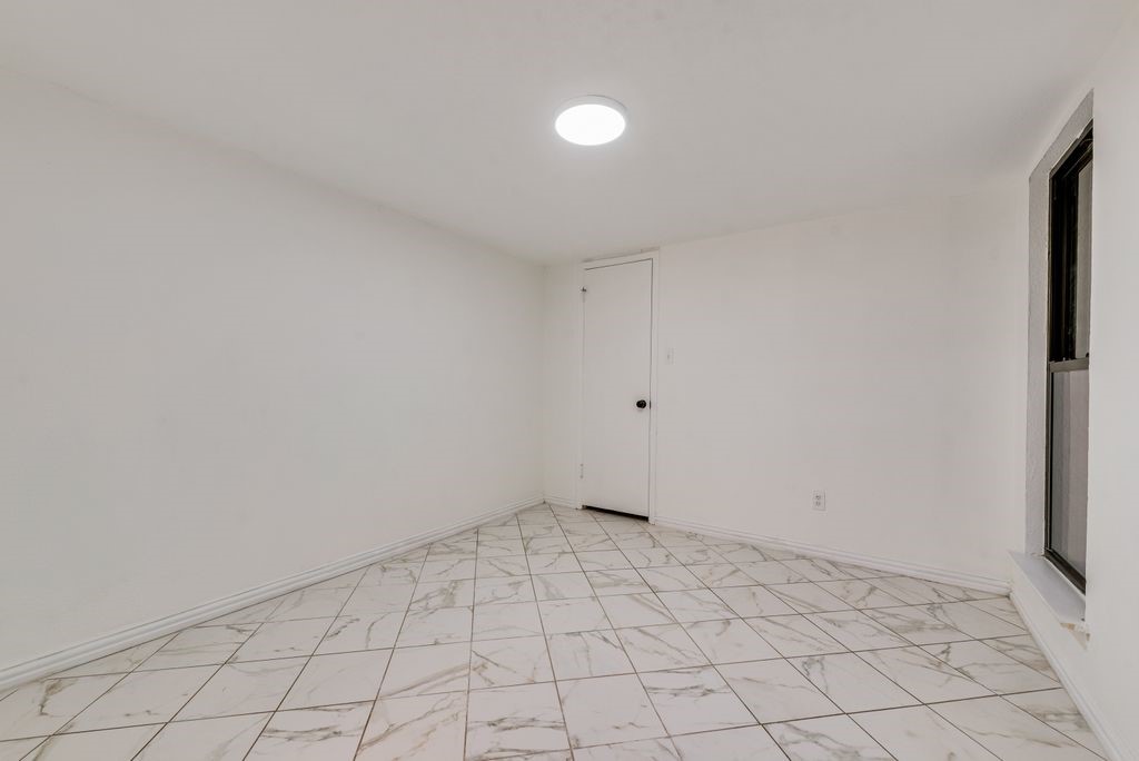 3211 Whispering Oak