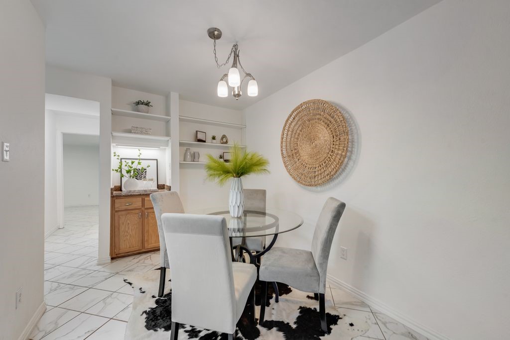 3211 Whispering Oak