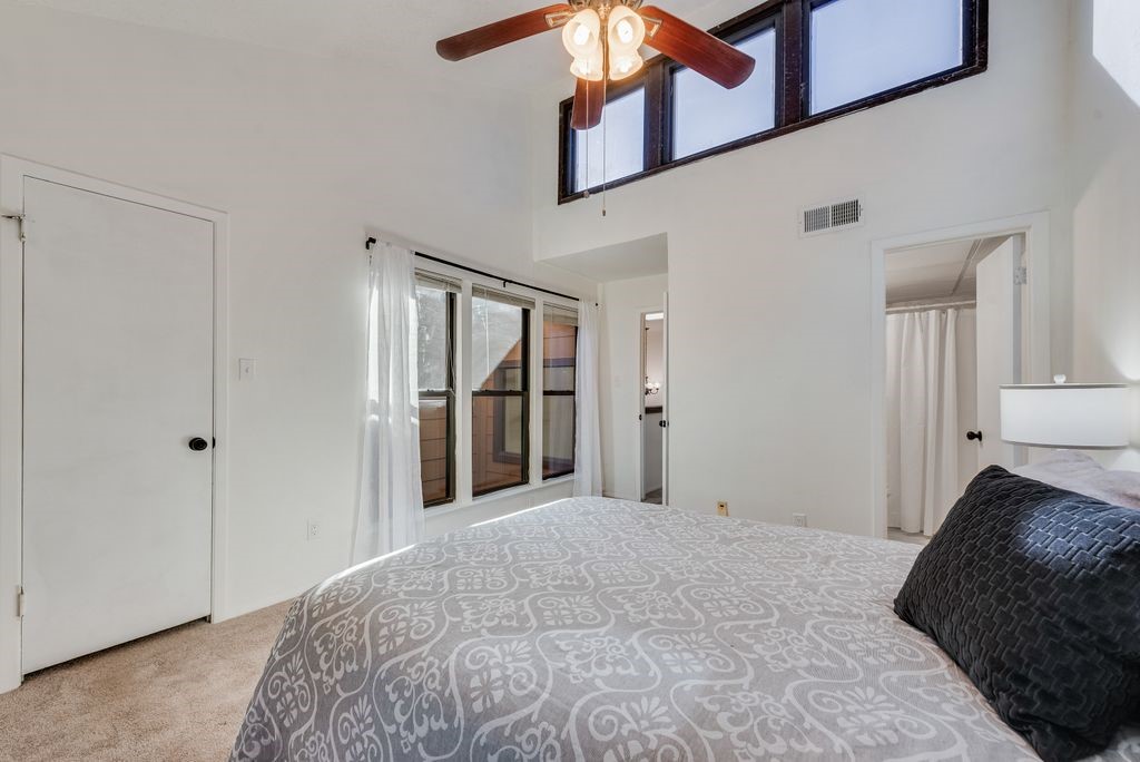 3211 Whispering Oak