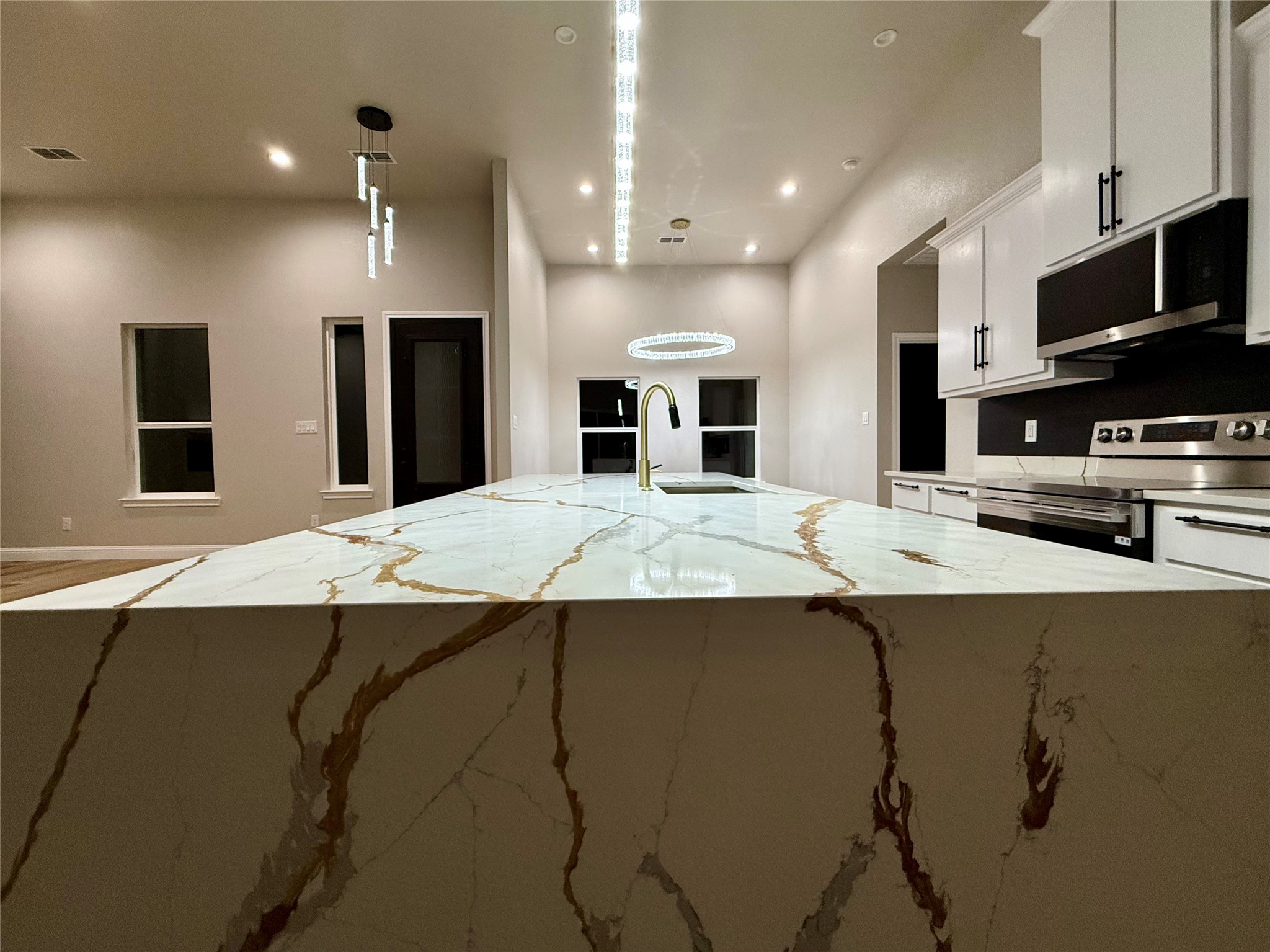 1121 County road 4104