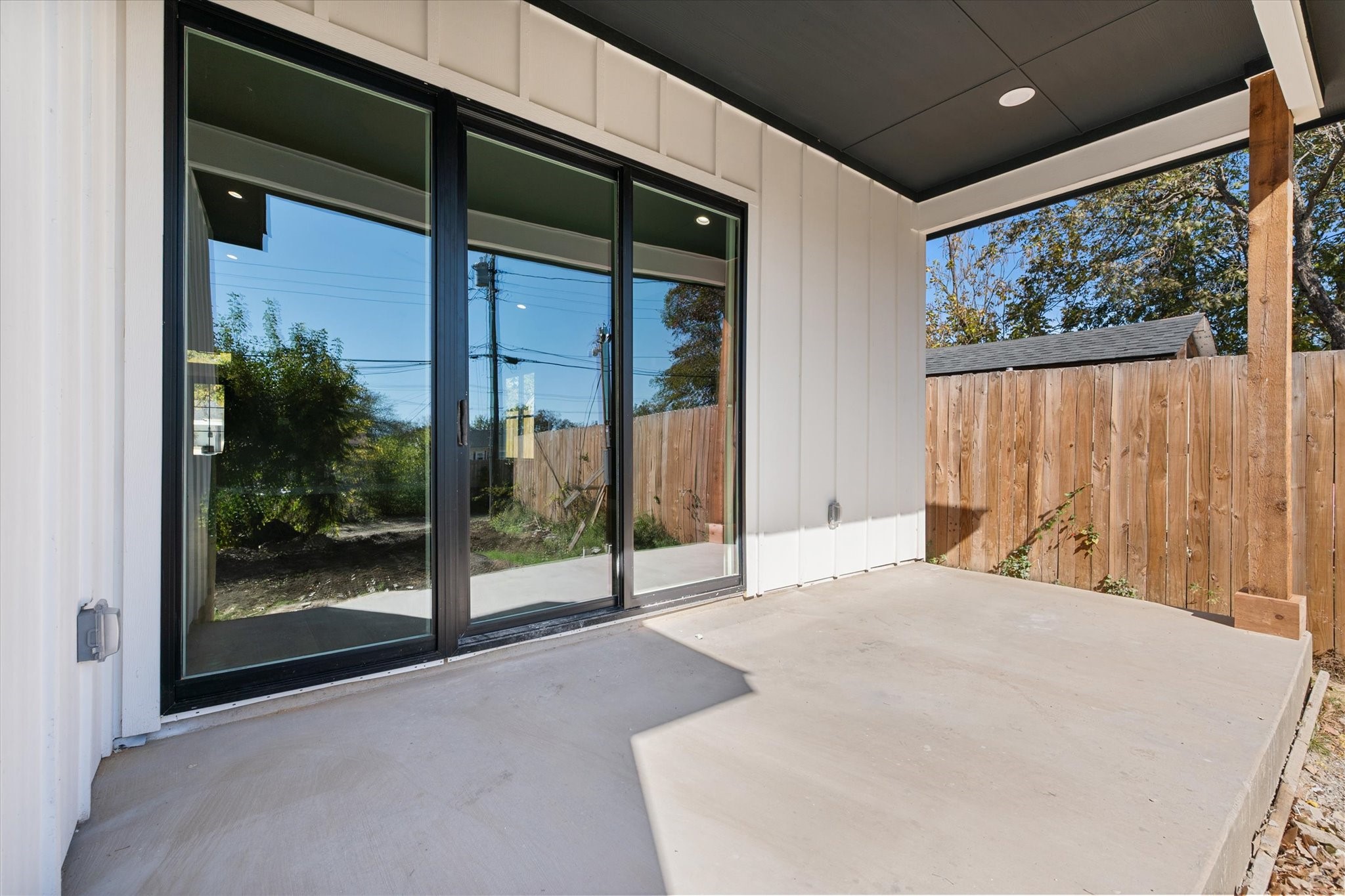 2770 Moffatt Avenue