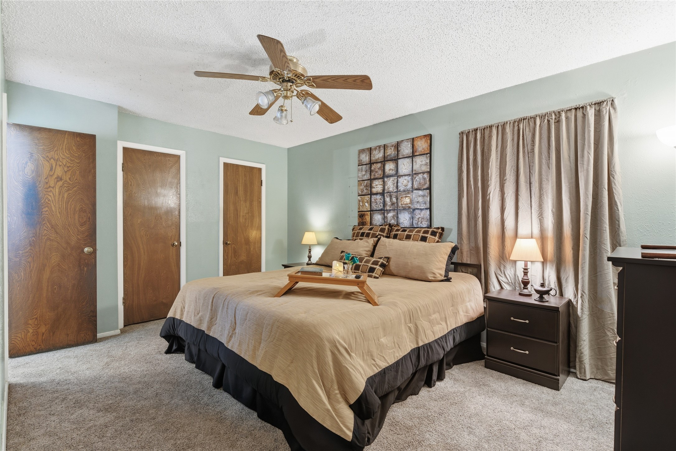 900 Meadowlark Drive