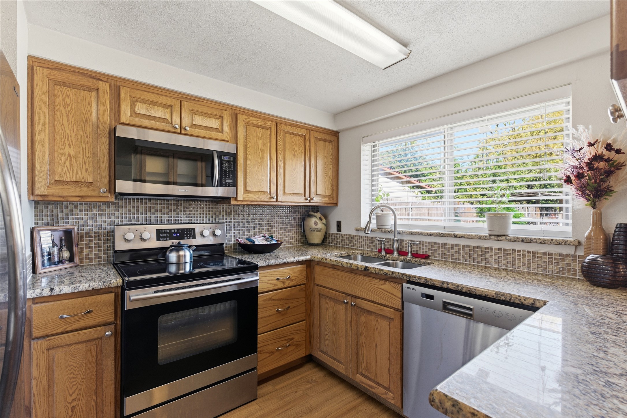 900 Meadowlark Drive