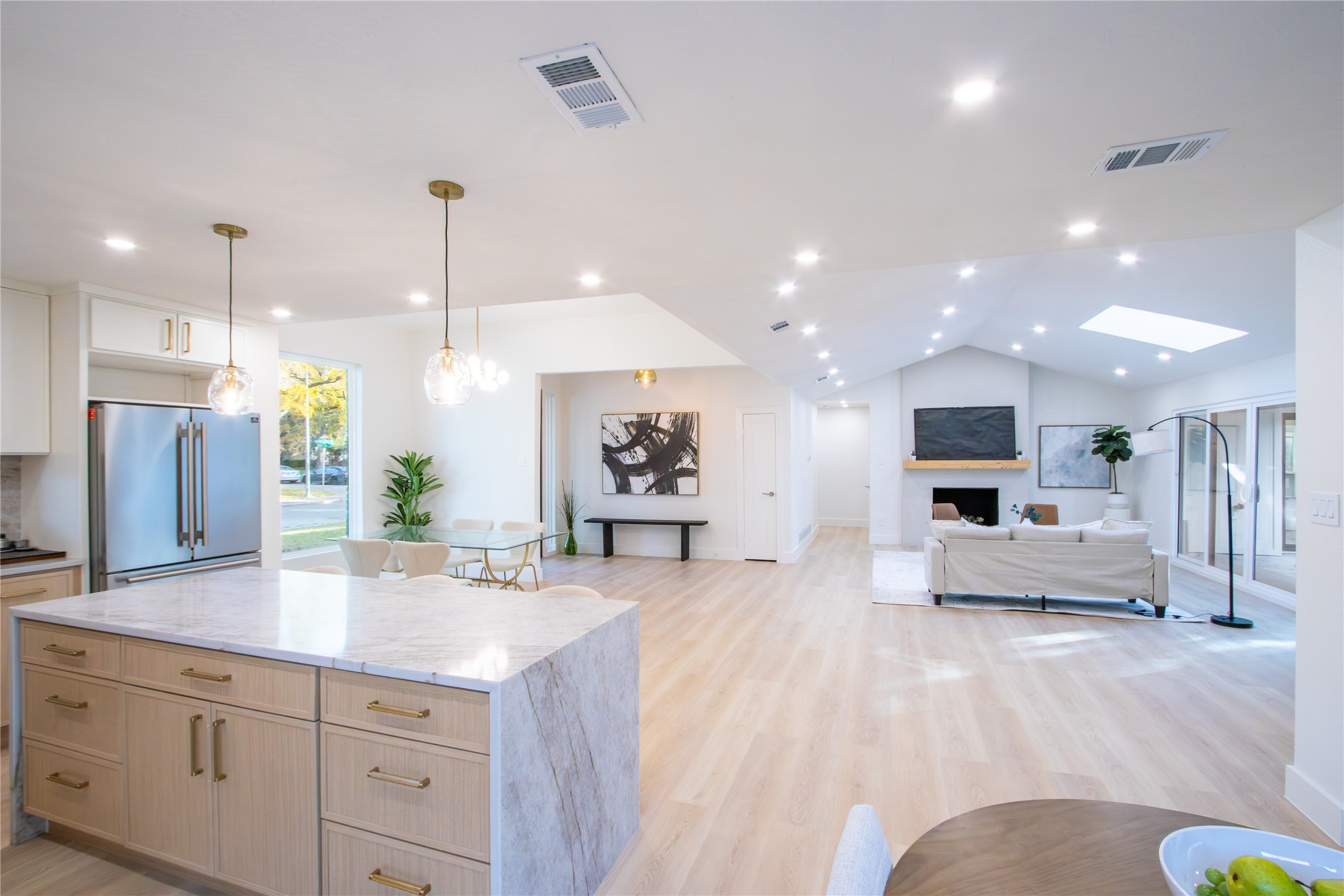 10009 Apple Creek Drive