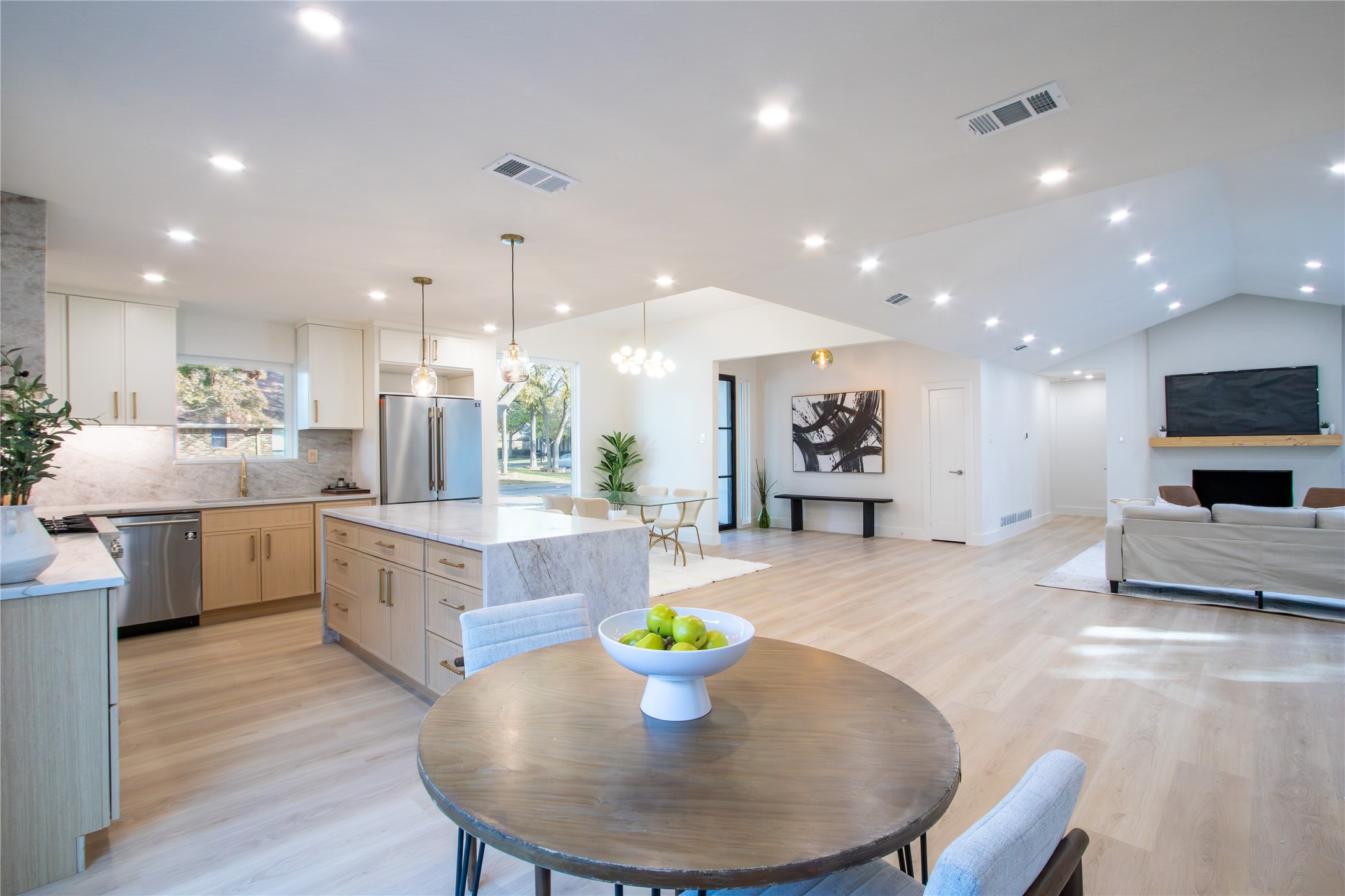 10009 Apple Creek Drive