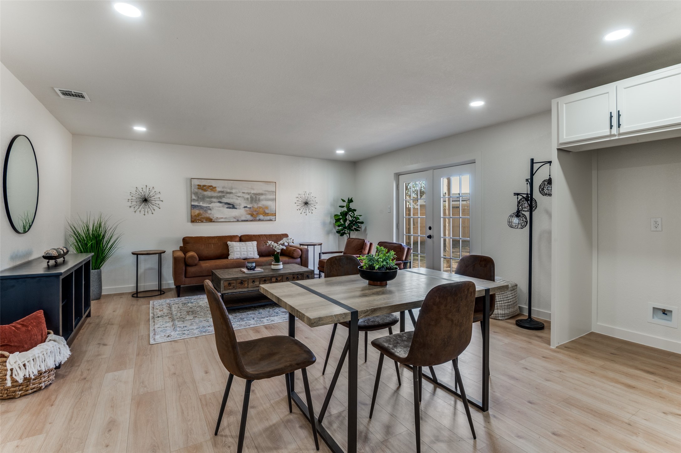 346 E Davis Circle