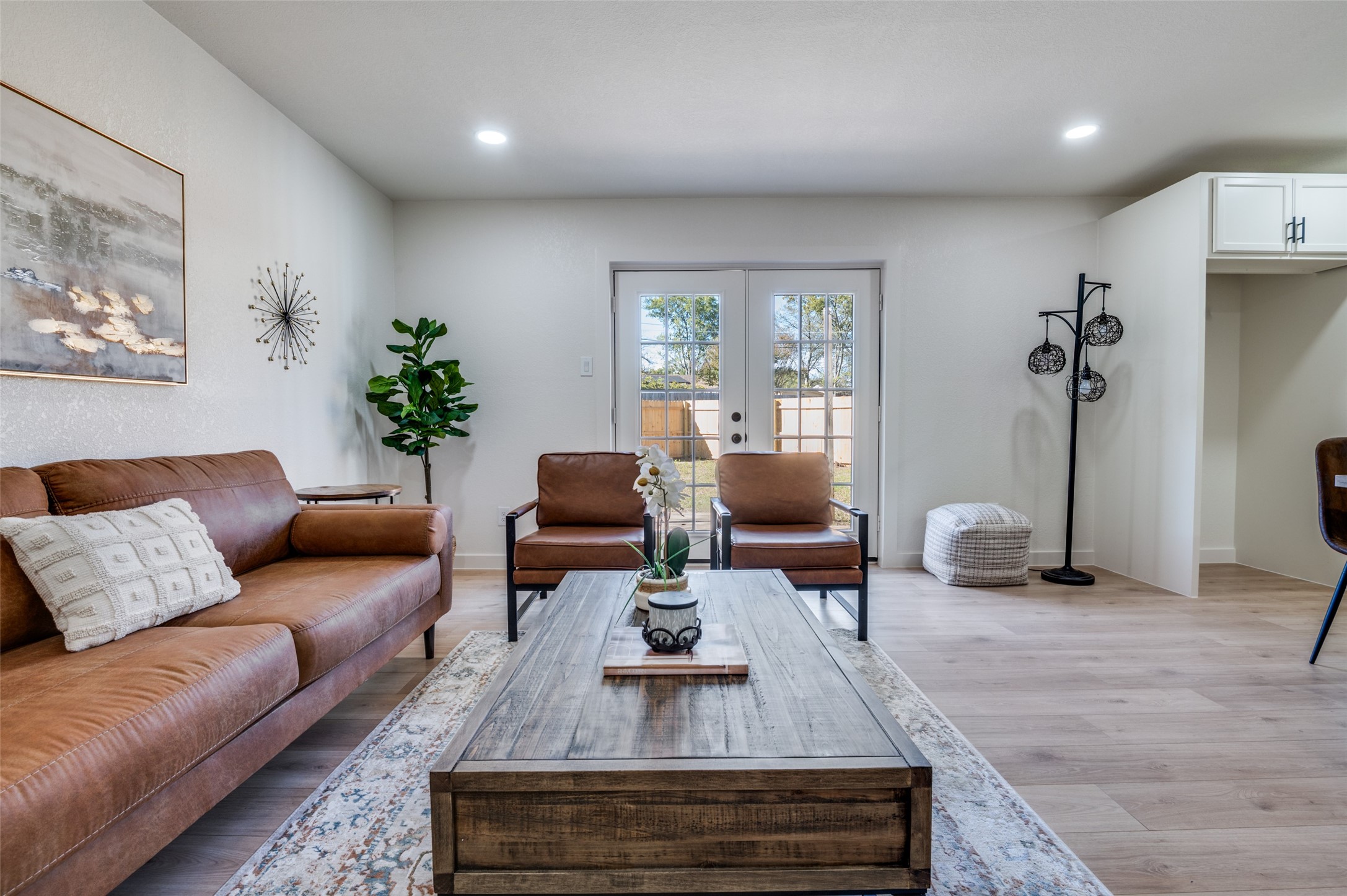 346 E Davis Circle