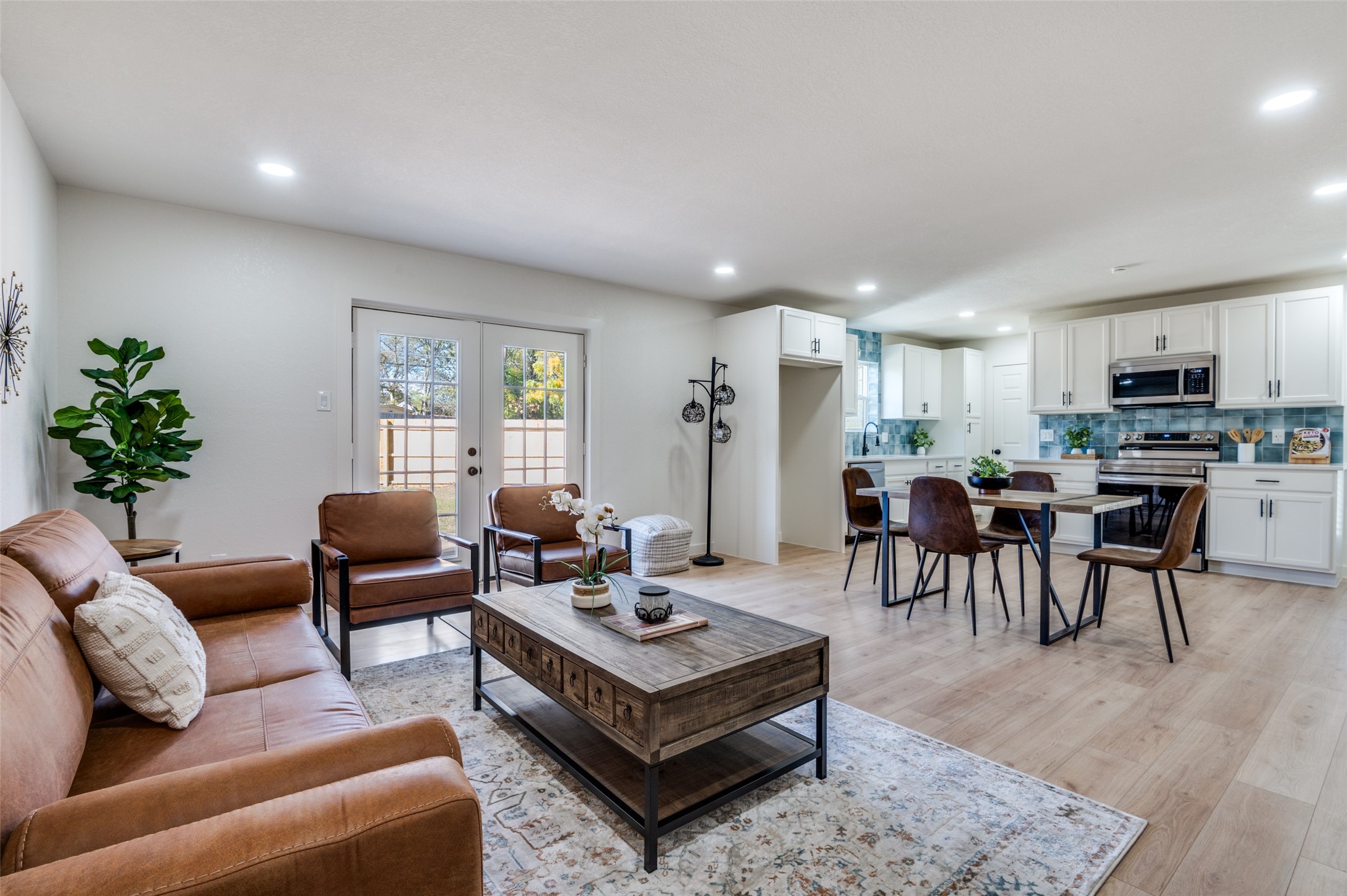 346 E Davis Circle