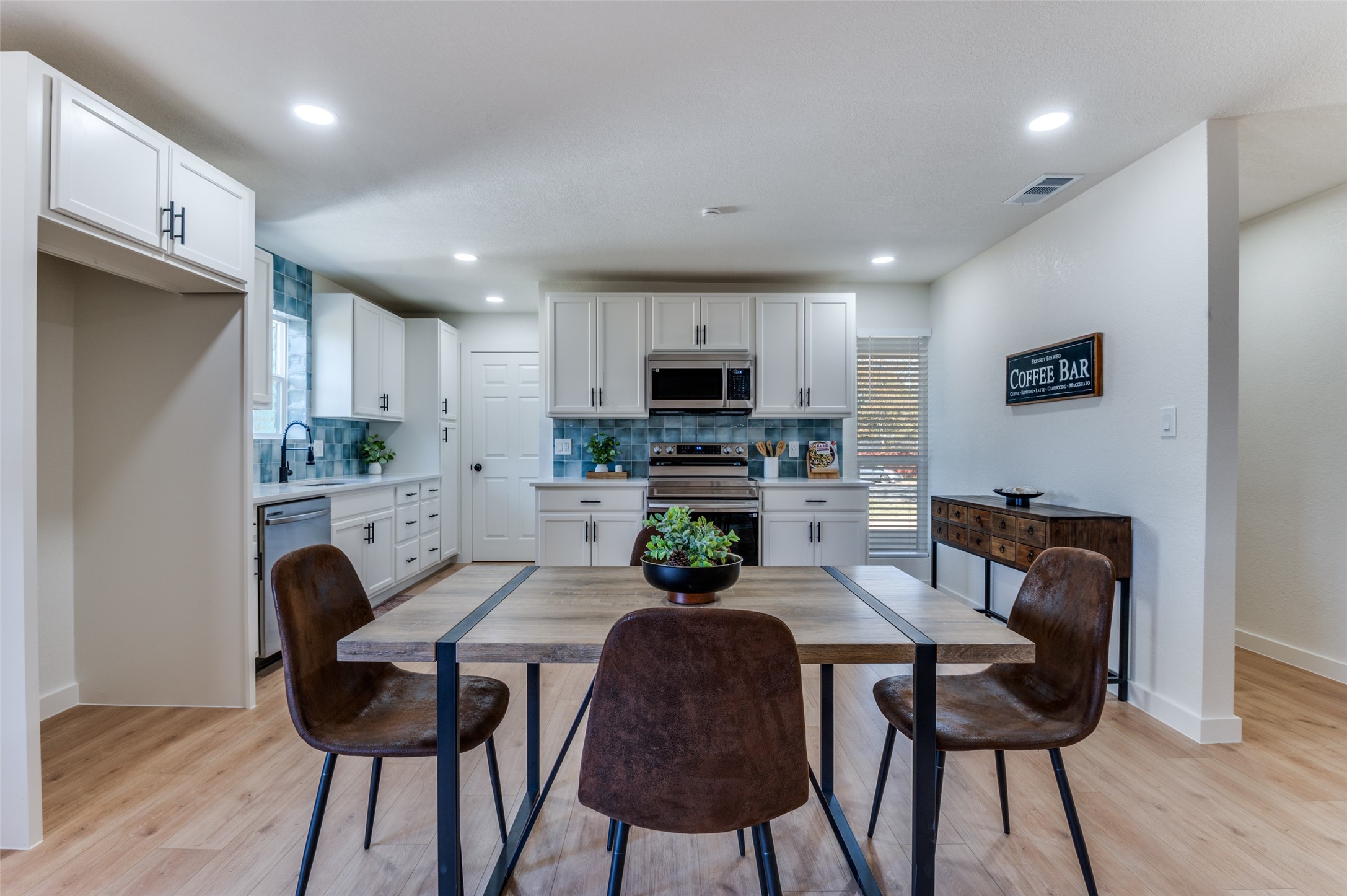 346 E Davis Circle