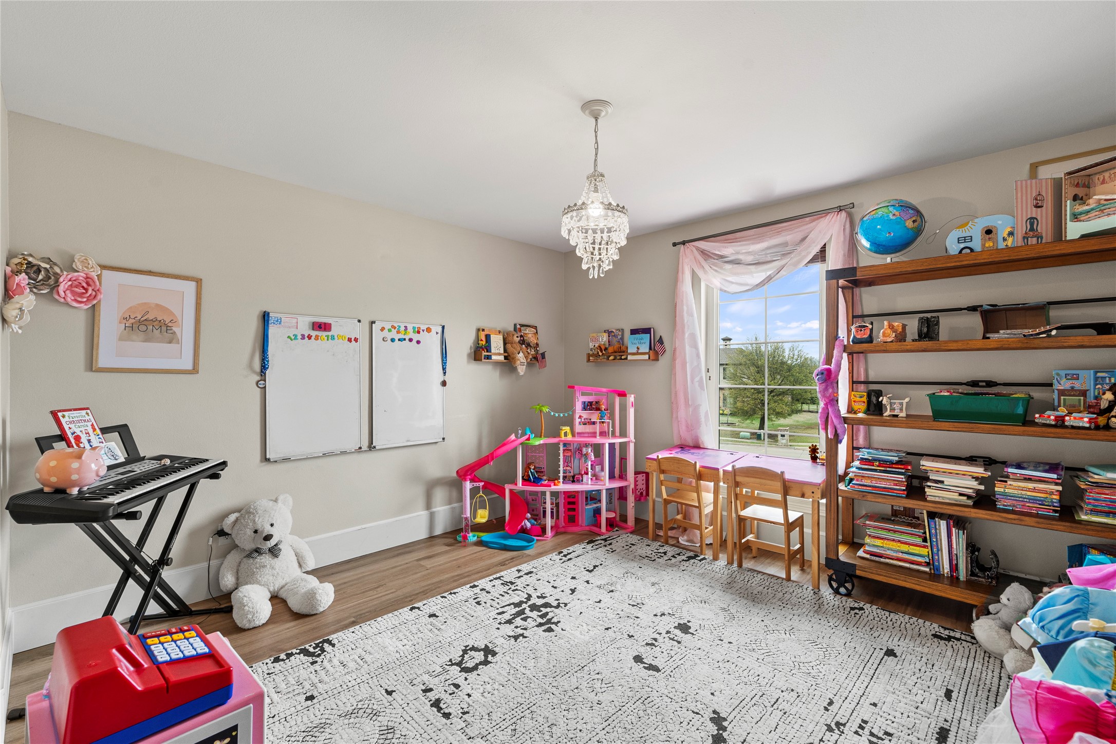 399 Wyndemere Boulevard