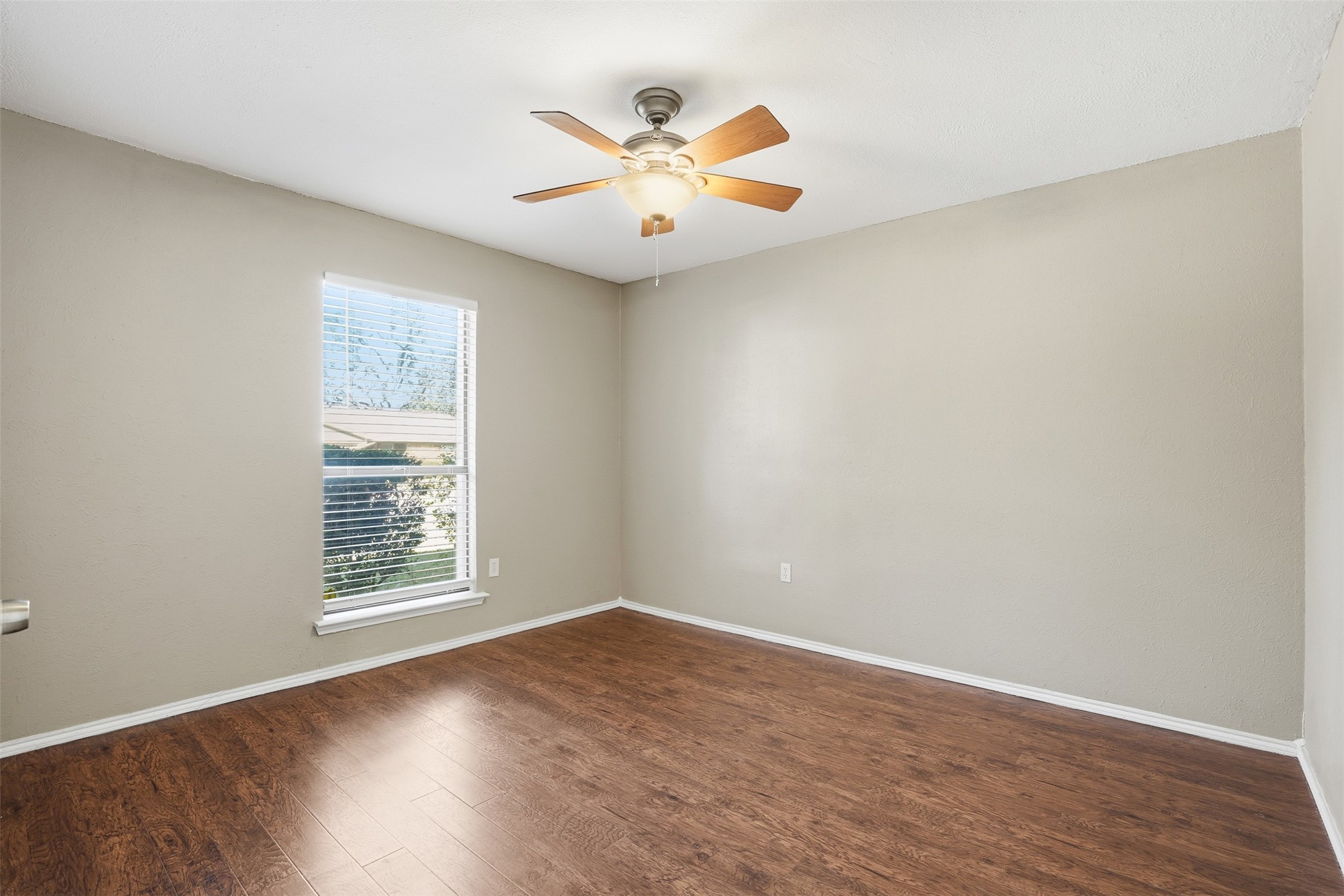 3906 Cedarwood Court