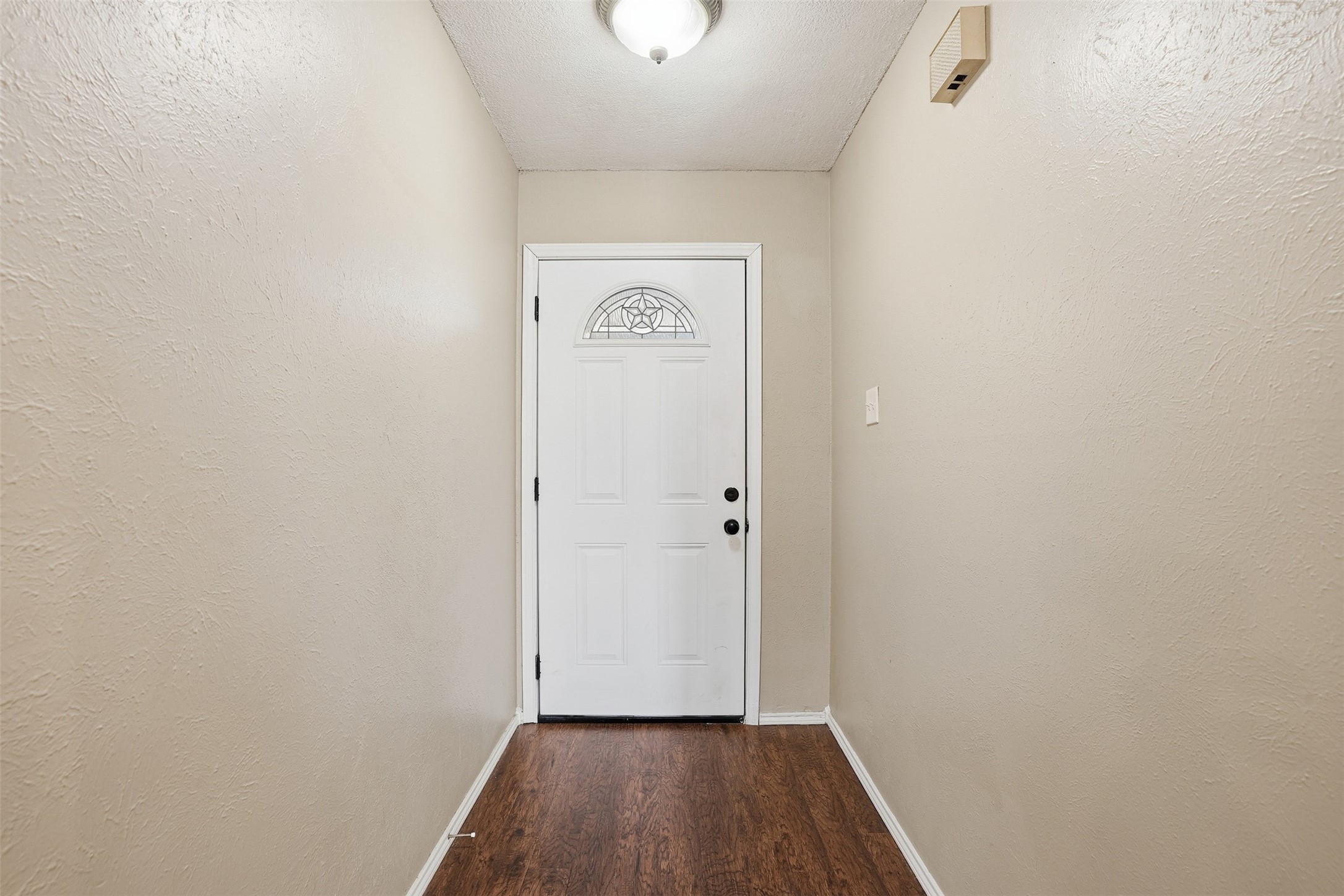 3906 Cedarwood Court