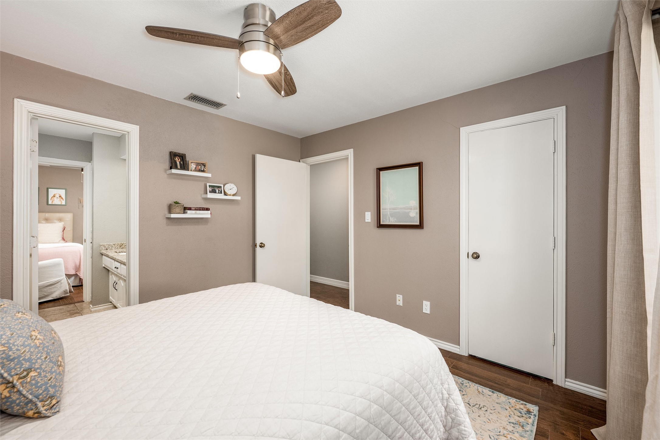 10002 Hickory Crossing