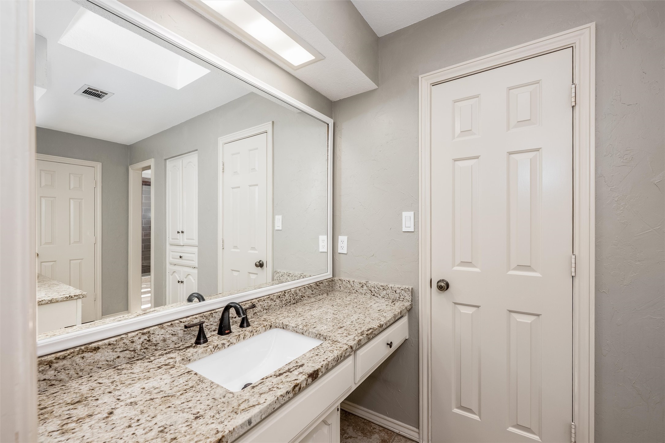 10002 Hickory Crossing