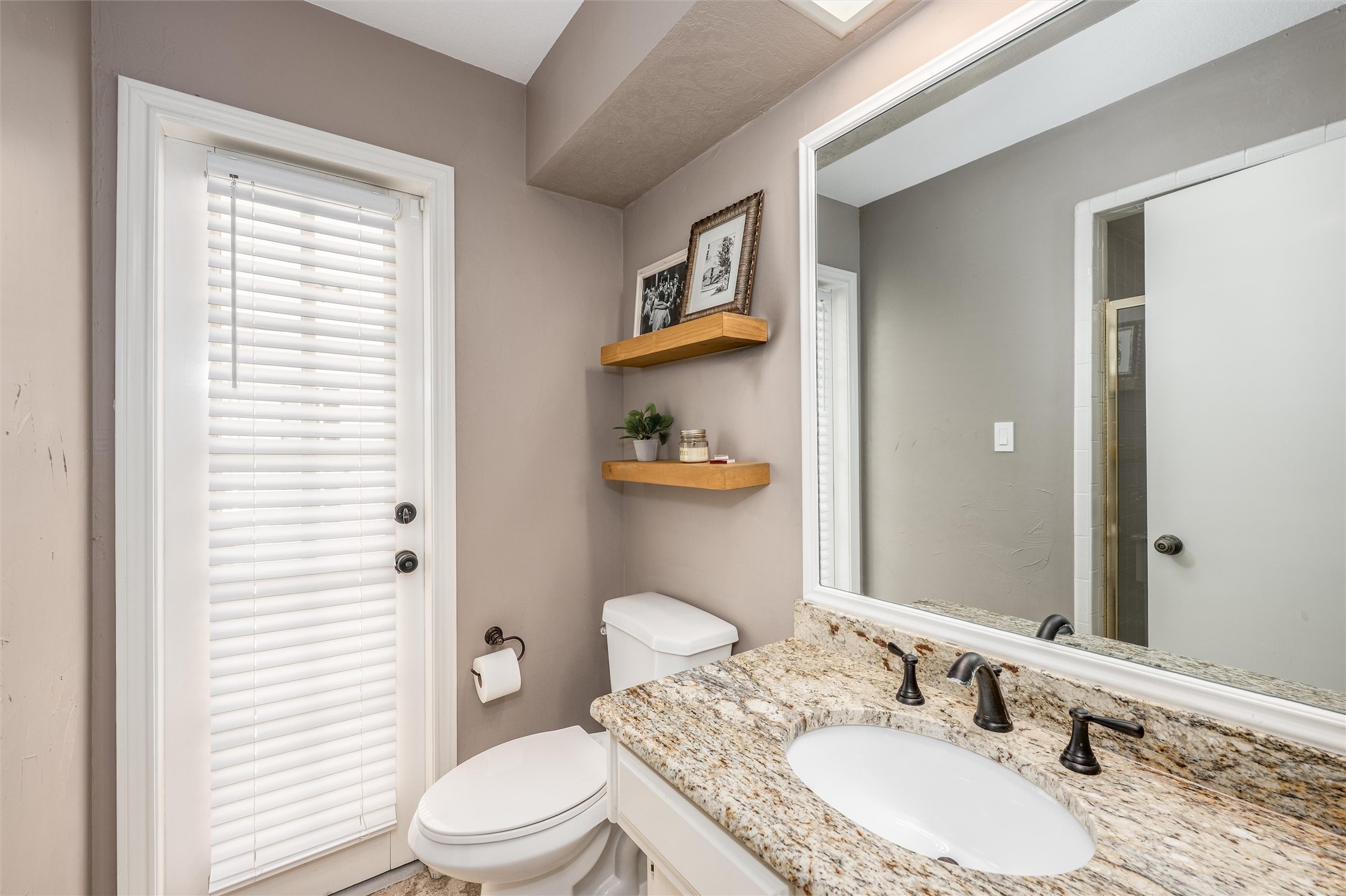 10002 Hickory Crossing