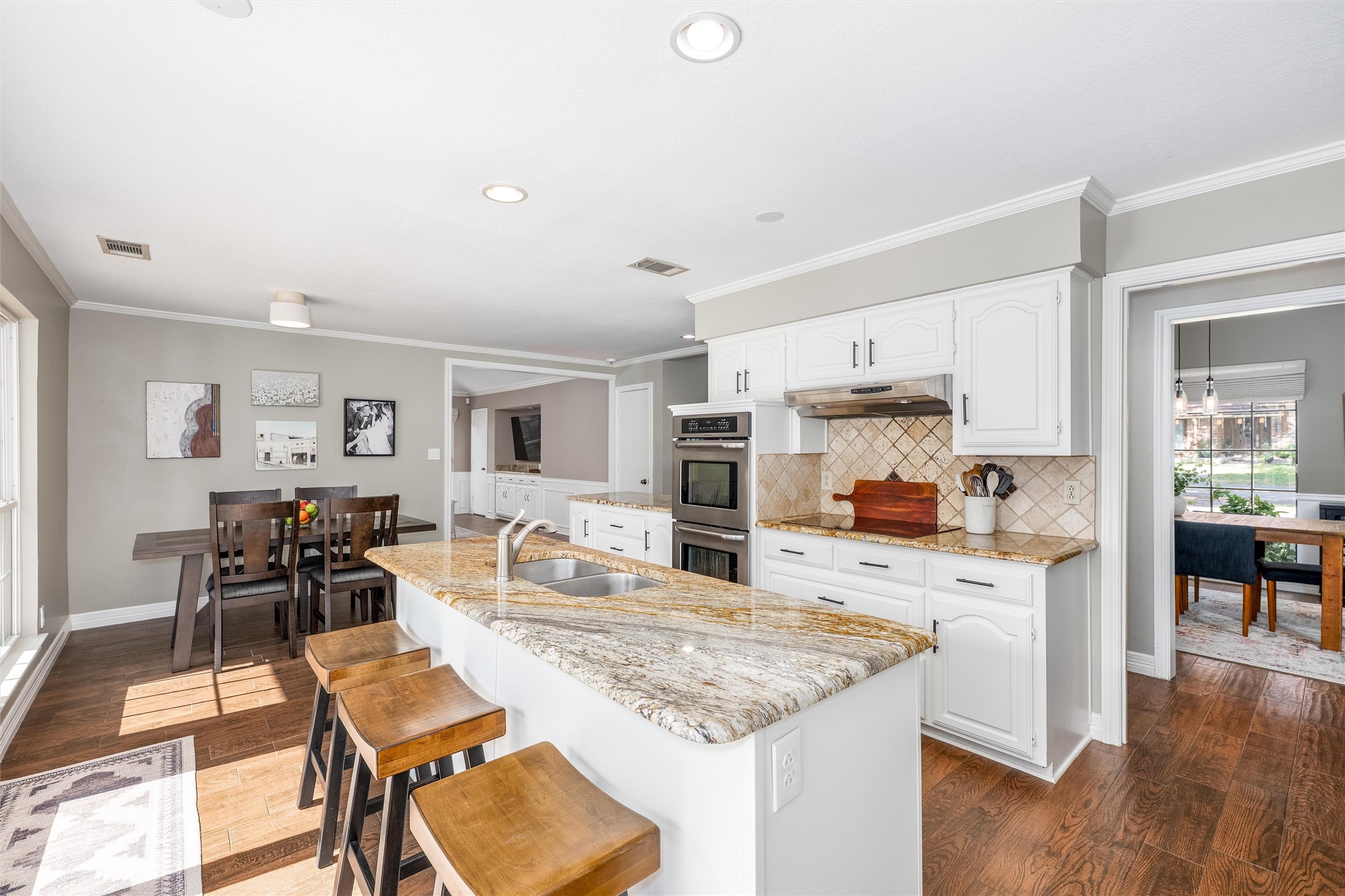 10002 Hickory Crossing