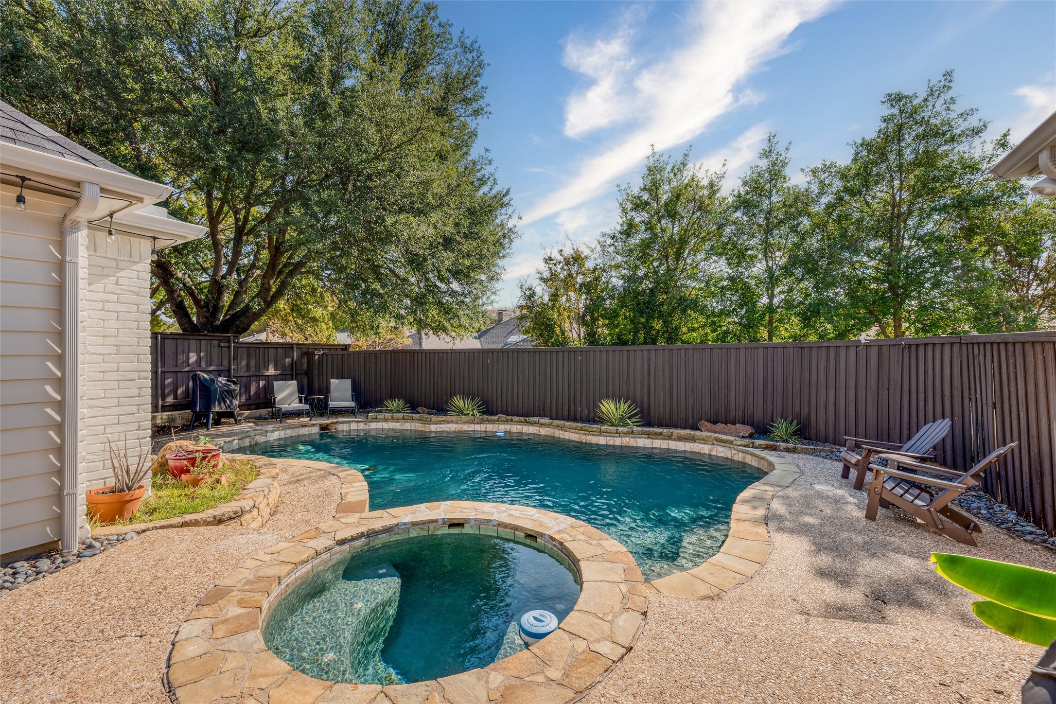 10002 Hickory Crossing
