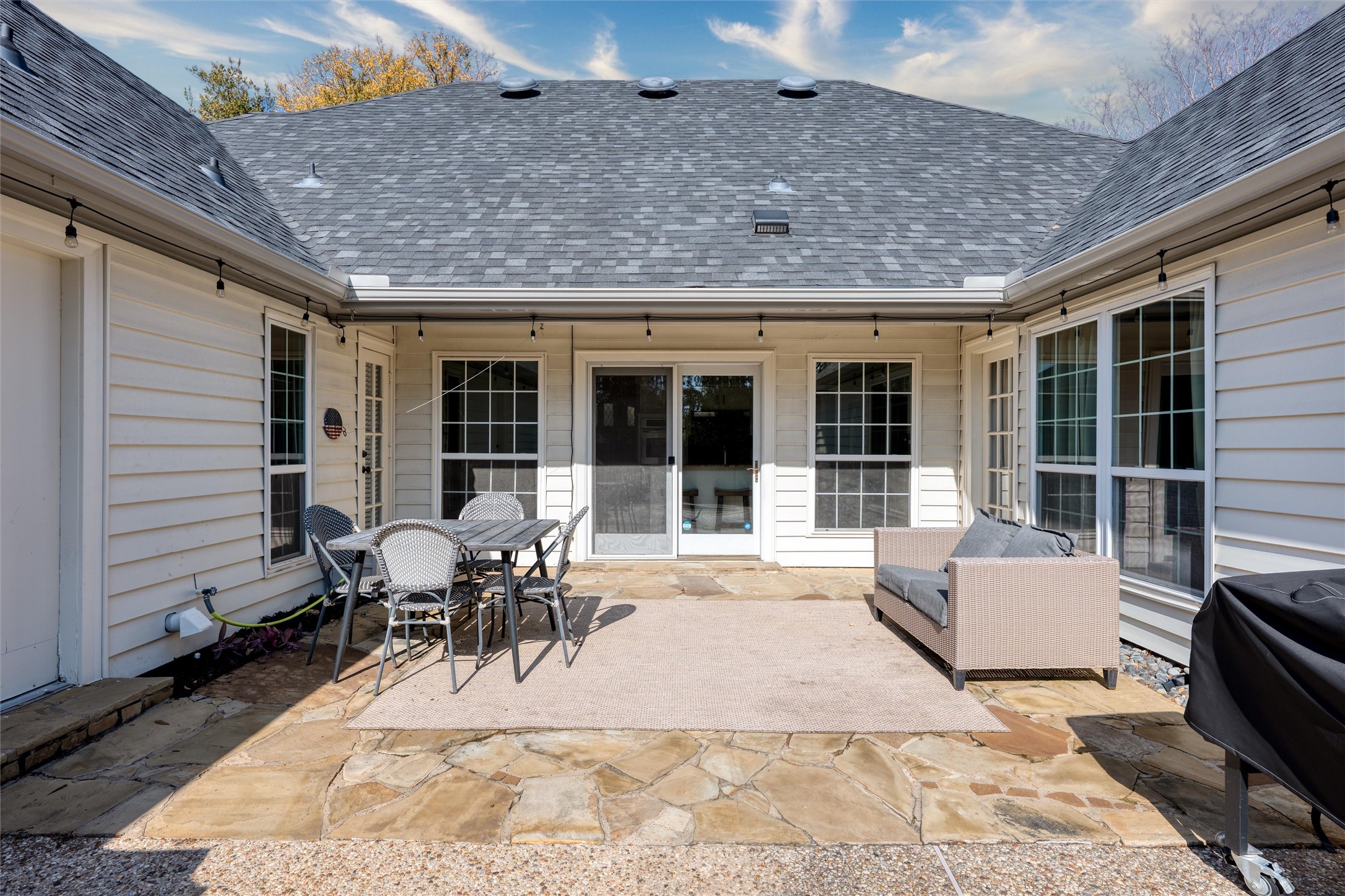 10002 Hickory Crossing