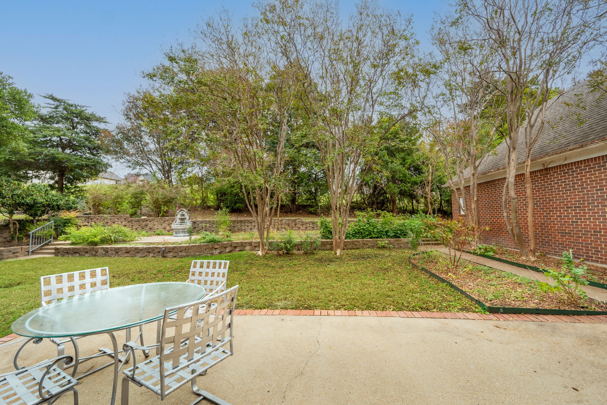 23 Lakeway Drive