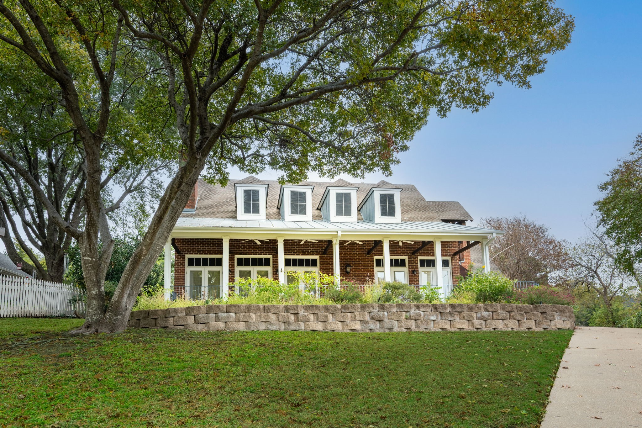 23 Lakeway Drive