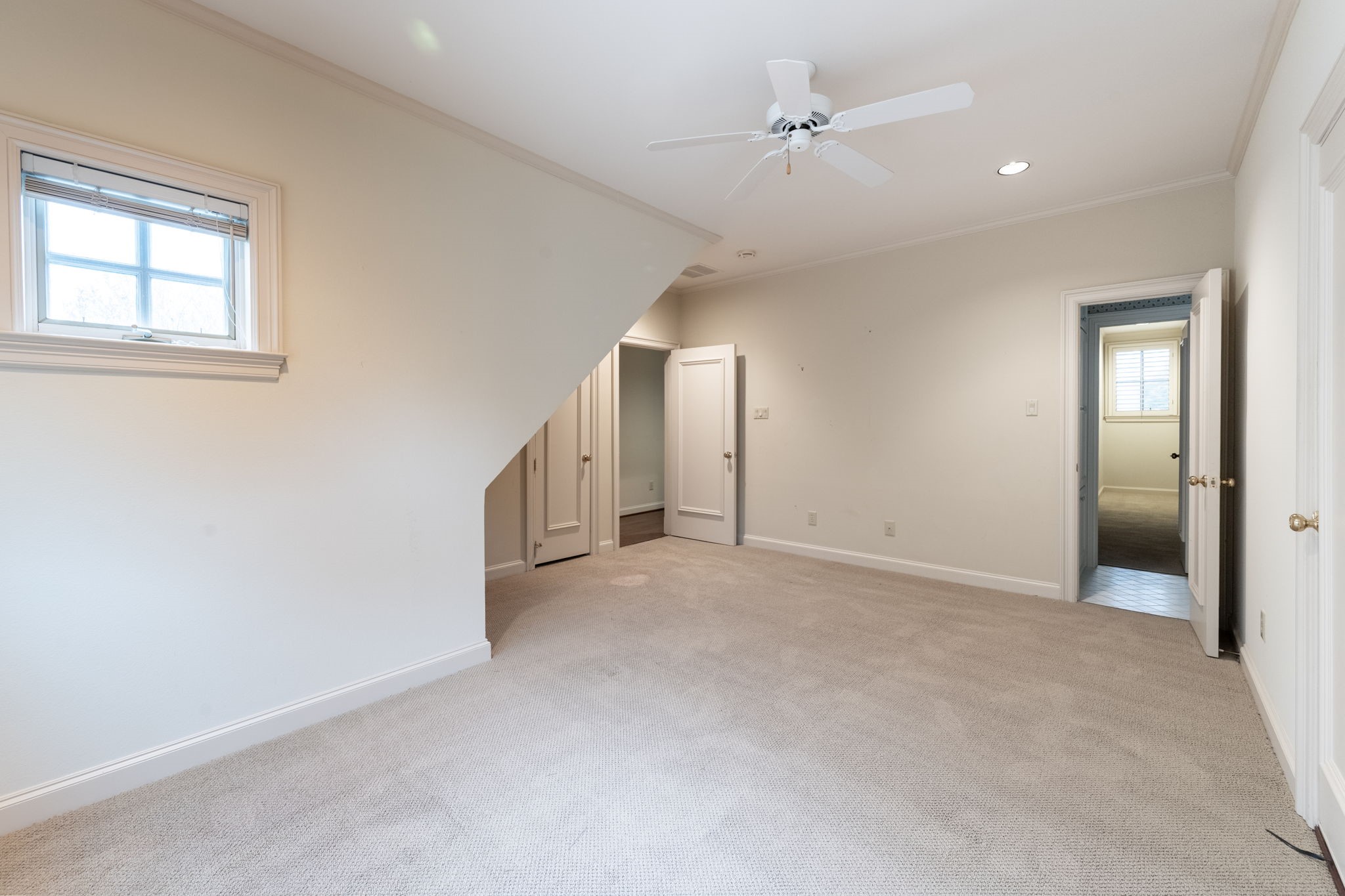23 Lakeway Drive
