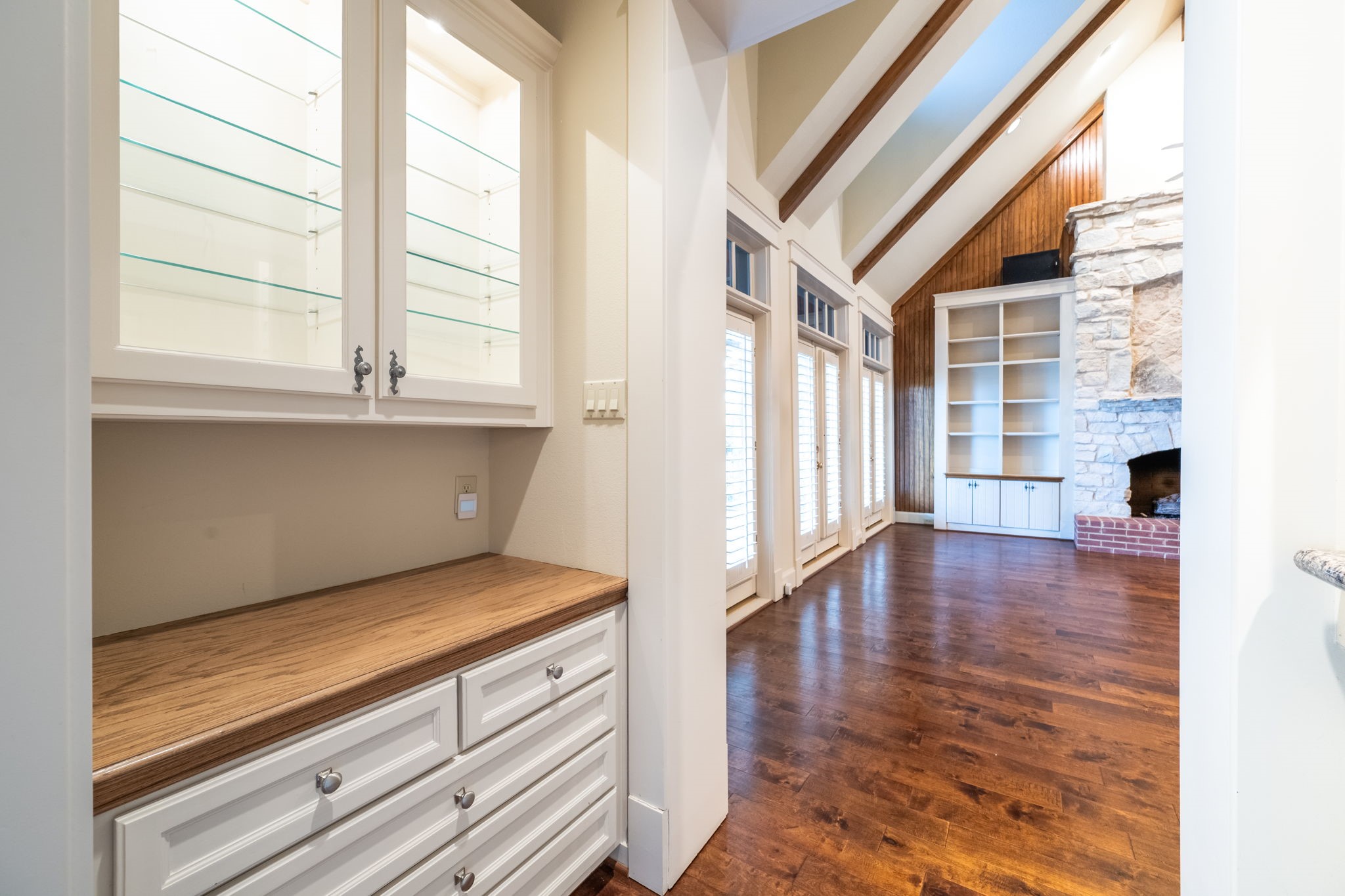 23 Lakeway Drive