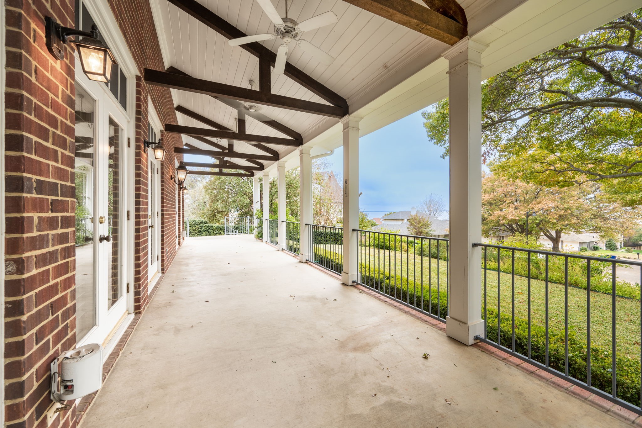 23 Lakeway Drive