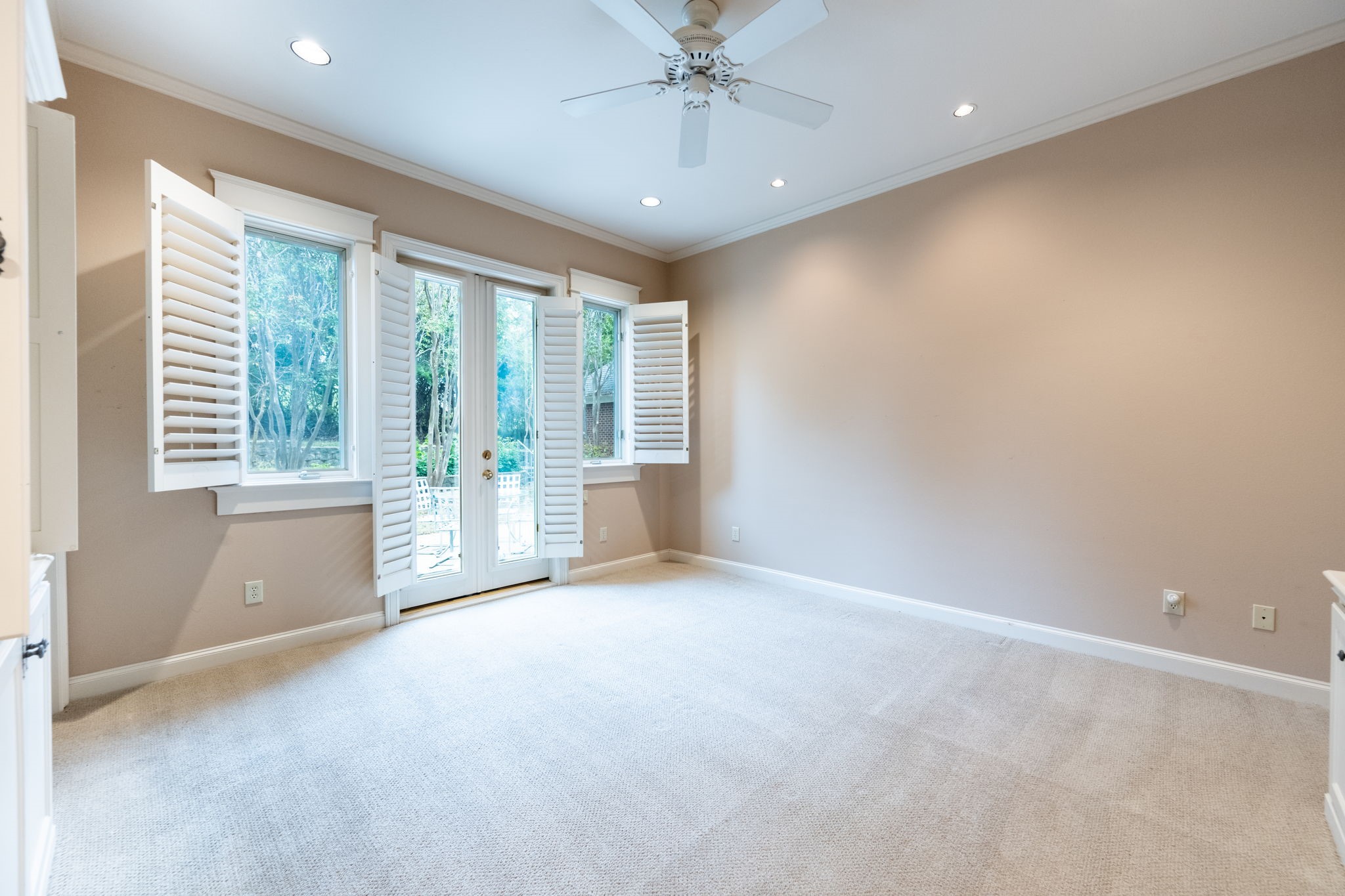 23 Lakeway Drive