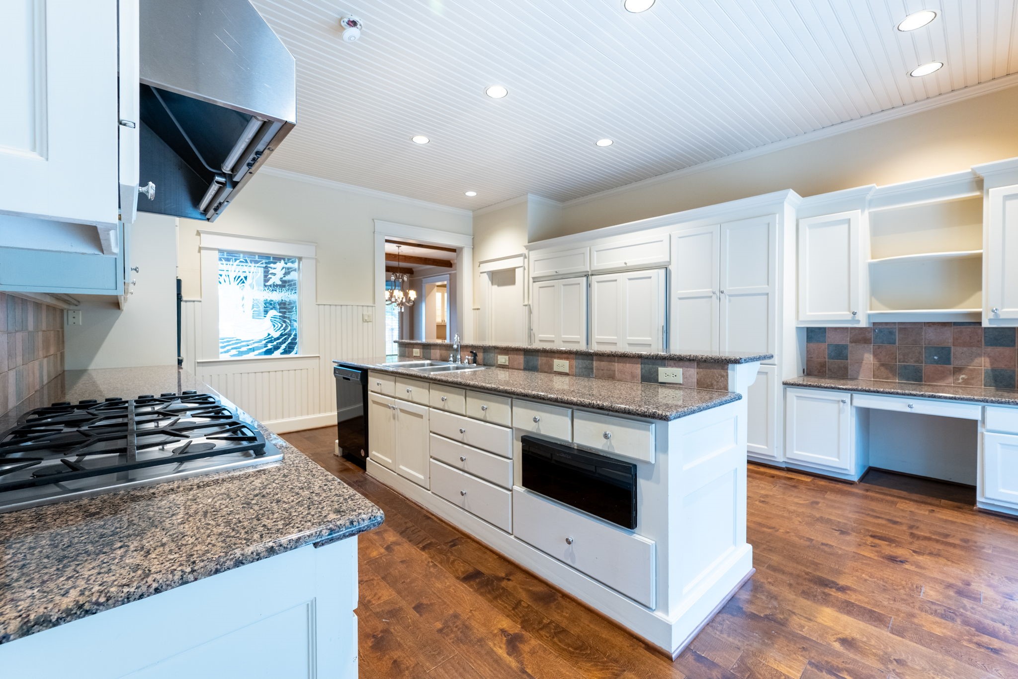 23 Lakeway Drive