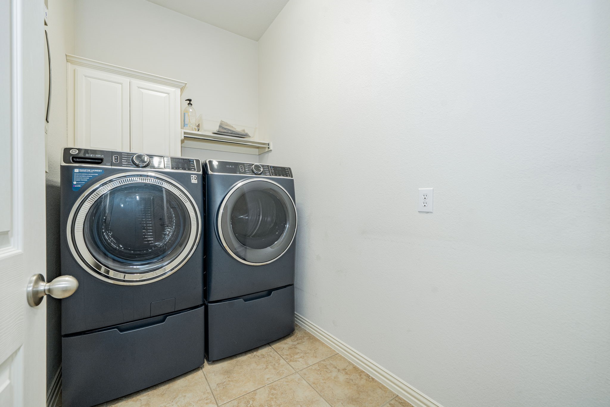 7803 Hillsdale Drive