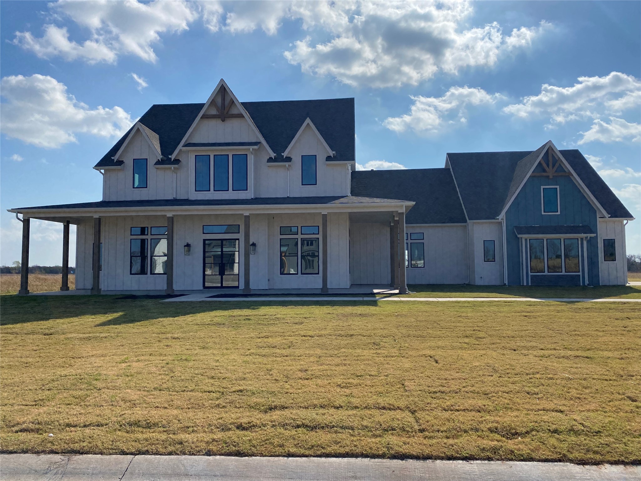 3404 Sweetwater Road