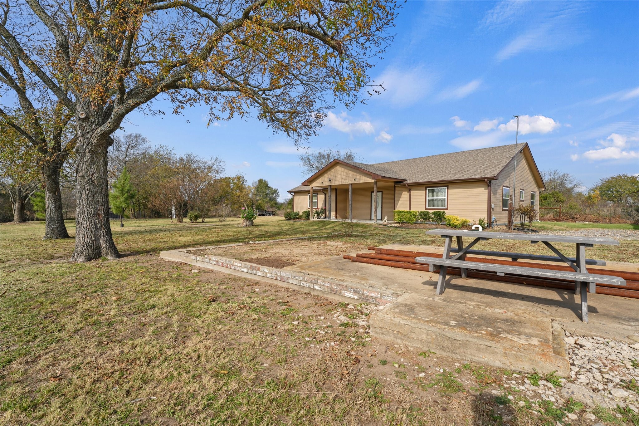 4138 County Road 1083