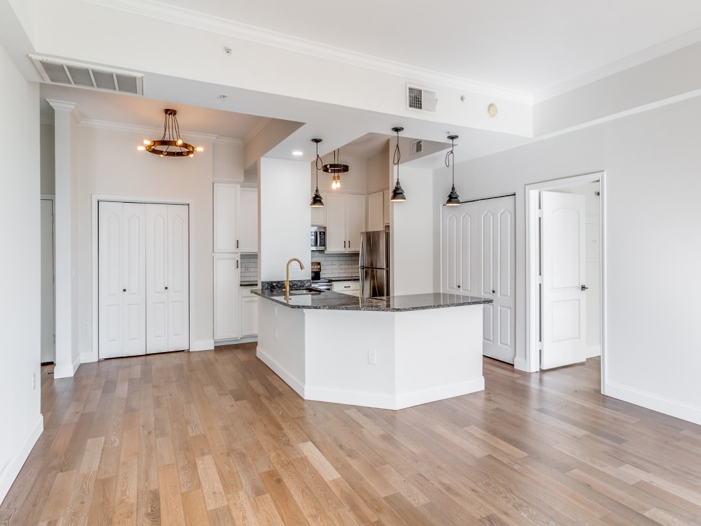 3225 Turtle Creek Boulevard 545