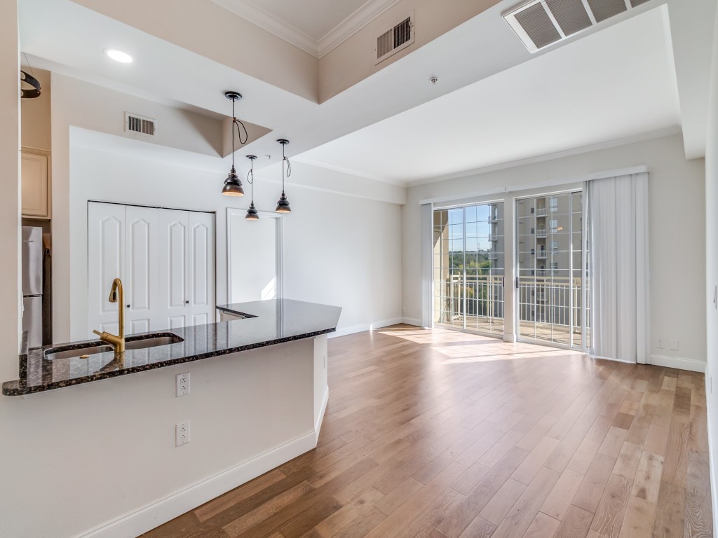 3225 Turtle Creek Boulevard 545