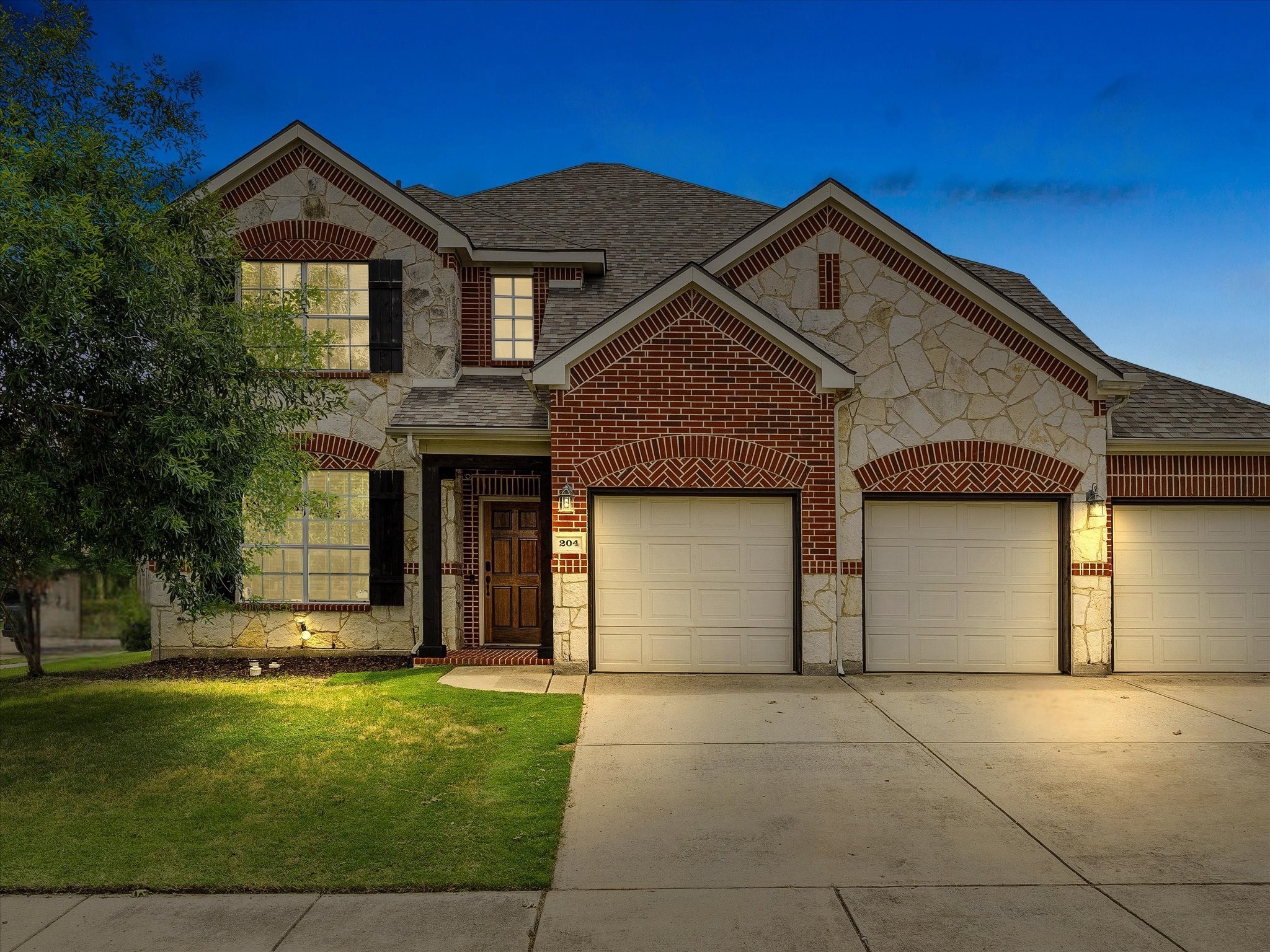 204 Leonard Way