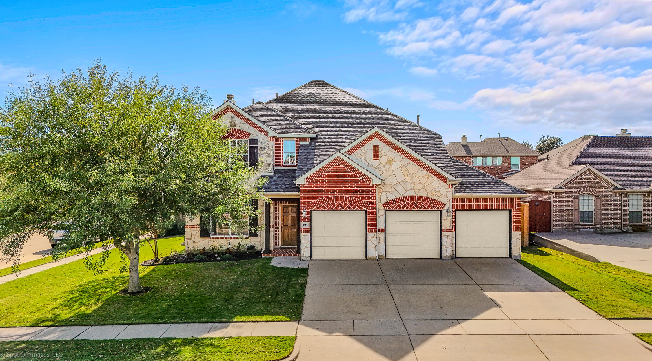 204 Leonard Way